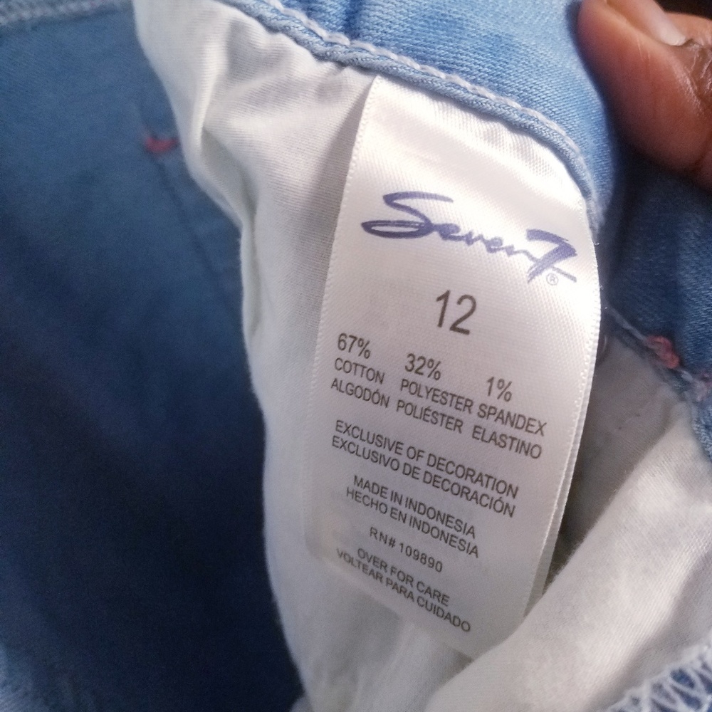 Seven7 Denim Jean Weekend Short Raw Hem NWT - Picture 4 of 7
